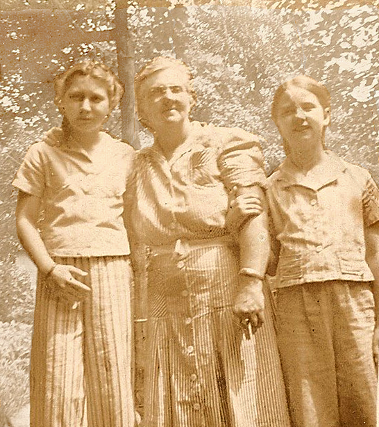 Grandma, Mom, and Phyllis
